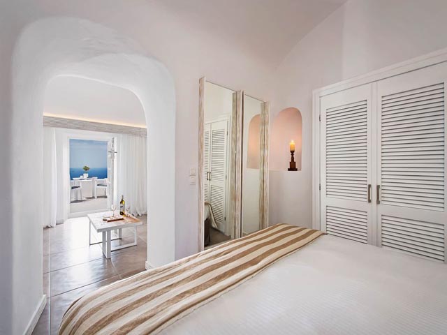 Athina Luxury Suites - 
