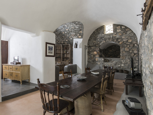 Villas and Mansions of Santorini Island - 