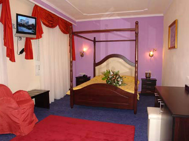 Achillion Palace Hotel - Bedroom