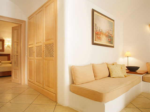 Tamarix Del Mar Suites - Living Room