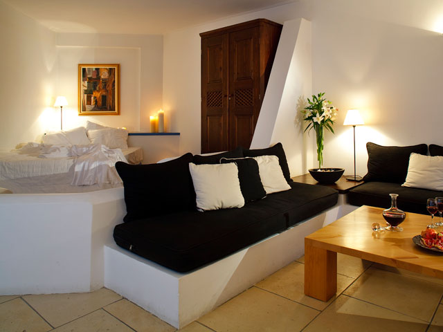 Tamarix Del Mar Suites - Living Room