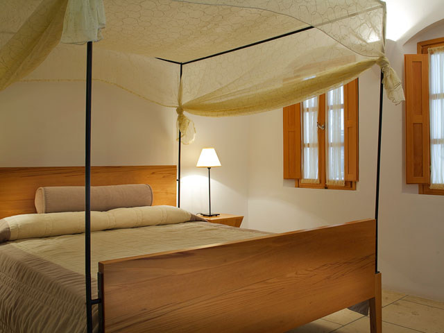 Tamarix Del Mar Suites - Bedroom