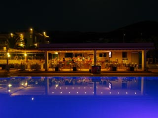 Notos Apartments - Swimmining Pool at Night