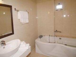 Notos Apartments - Bathroom