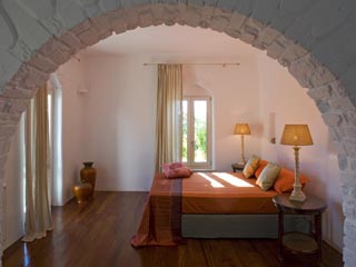 Yria Ktima Luxury Villa - Master Bedroom