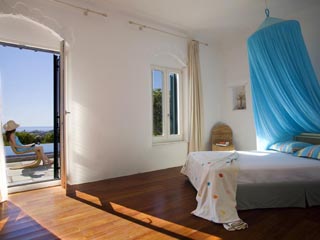 Yria Ktima Luxury Villa - Bedroom