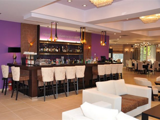 Amalias Hotel - Arethusa Bar Restaurant