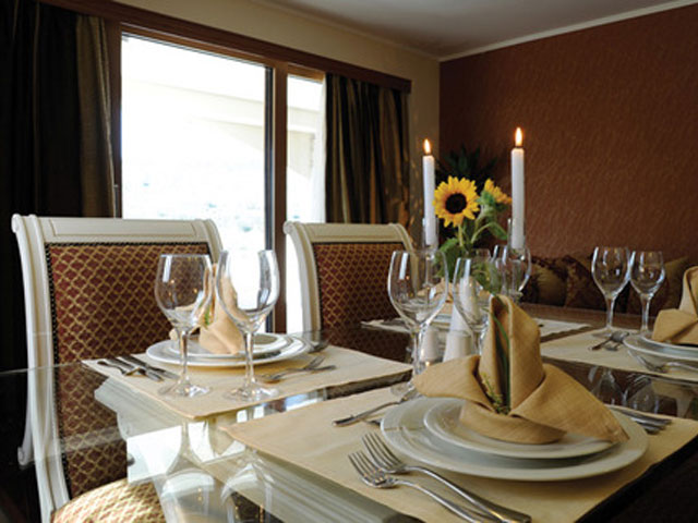 Kandias Castle Resort & Thalasso - Executive Suite Table