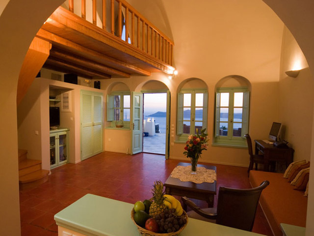 Santorini Luxury Villas - Honeymoon Luxury Villa- interior view