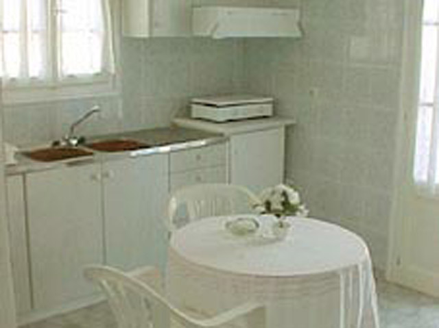 Galifos Apartments - Kitchen