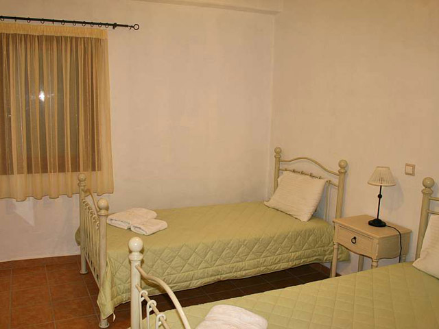 Tholaria Boutique Resort - Suite Asvestioti - Bedroom