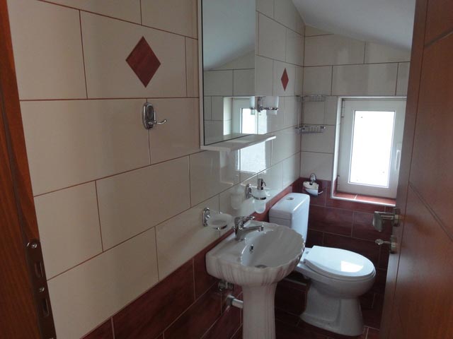 Almaia Villas - Bathroom