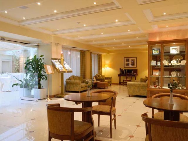 Athens Atrium Hotel & Suites - 
