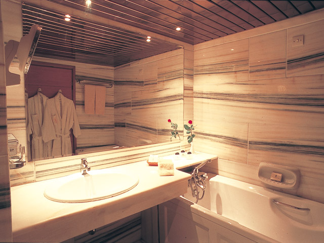 Elounda Mare Hotel - Relais & Chateaux - One Bedroom Suite Bathroom