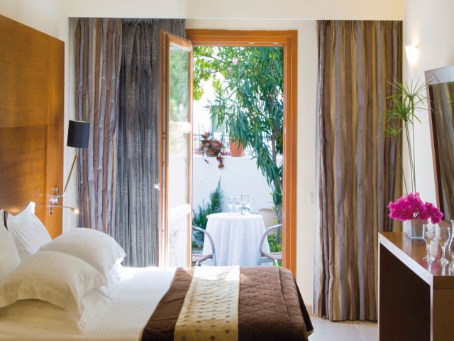 Aressana Santorini Spa Hotel and Suites - 