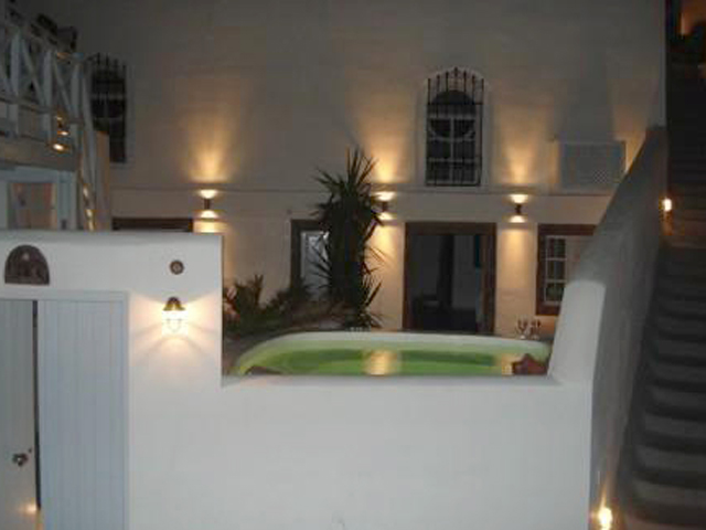 Sunny Villas Traditional Suites - 