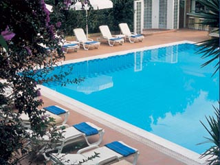 Blazer Suites - Swimming Pool