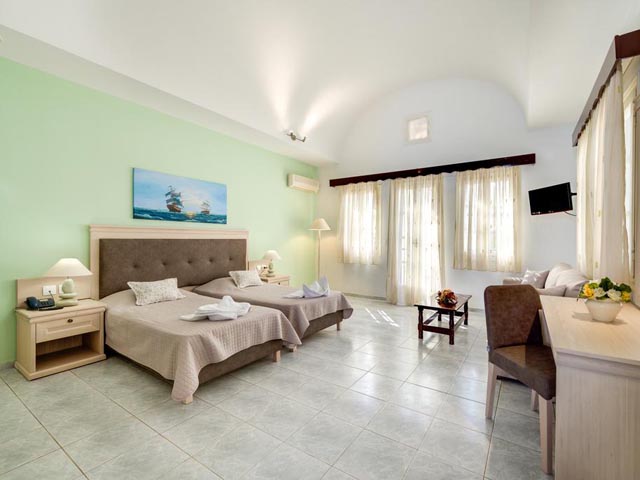Scorpios Beach Hotel & Apartments - 