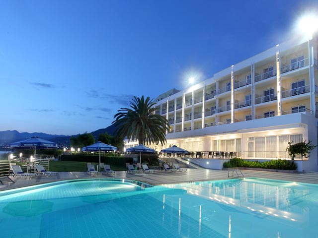 Messinian Bay Hotel - 